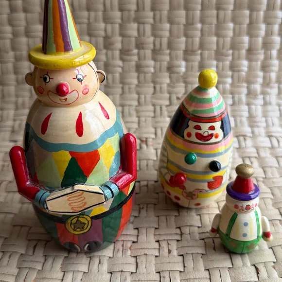 Colorful Clown Nesting Set father mother, and child Italy - Picture 4 of 12